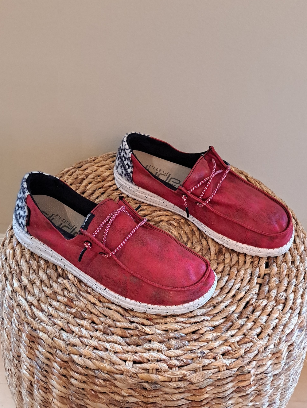 Hey Dude Womens Wendy Dancer On Prancer Red Loafers Fair Isle Heel Panels 8